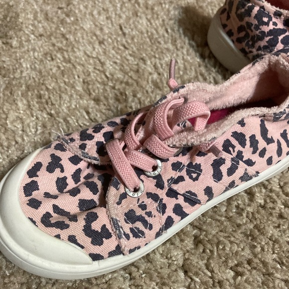 Blowfish pink Leopard print shoes. - Picture 3 of 5